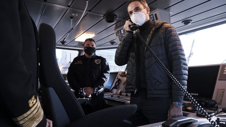 Μητσοτάκης: Επίσκεψη με συμβολισμό στη Λέσβο – Το “ευχαριστώ” σε εκείνους που φυλούν τα θαλάσσια σύνορα