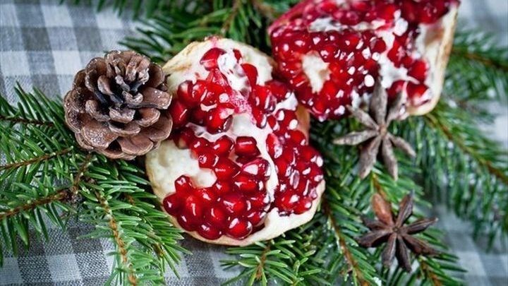 Γιατί σπάμε ρόδι την Πρωτοχρονιά – Το έθιμο, η προέλευση και ο συμβολισμός του