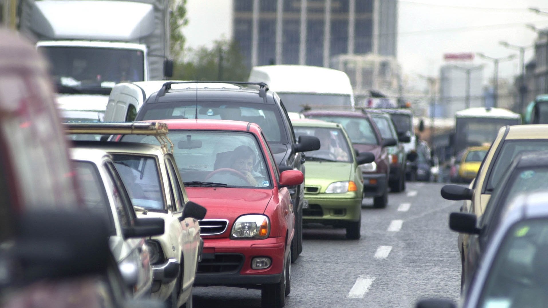 Αλλάζουν τα όρια των επιβατών από Δευτέρα: Τι θα ισχύει για ΙΧ, ταξί και φορτηγά