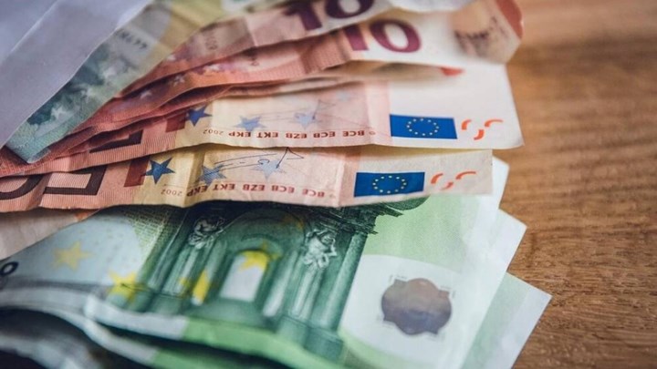 Επίδομα 400 ευρώ: Αντιδρούν οι επιστήμονες – Τι ζητούν με κοινή ανακοίνωσή τους