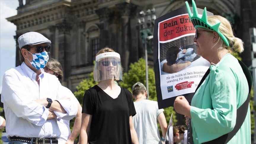 Εφιαλτική πρόβλεψη: Έως και 10 εκατ. κρούσματα στη Γερμανία αν δεν τηρηθούν τα μέτρα