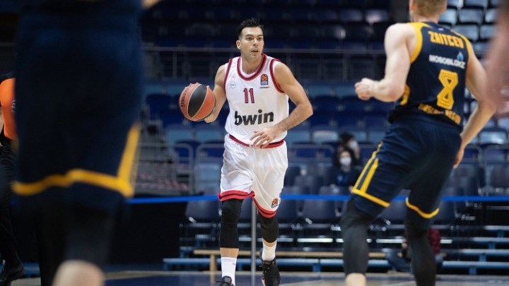 Ολυμπιακός-Μπάγερν 19-22 (10′)