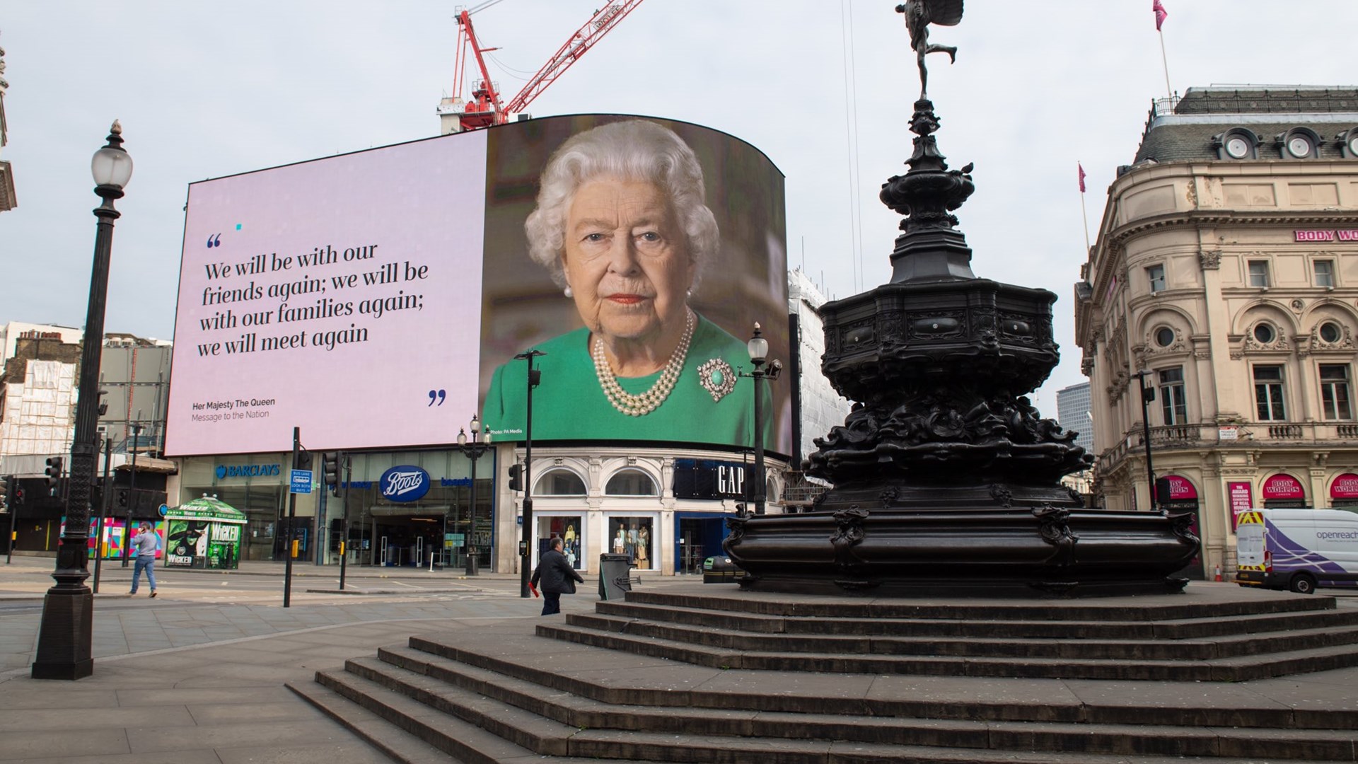 Βασίλισσα Ελισάβετ: Το πρωτοχρονιάτικο μήνυμά της – Θα συναντηθούμε ξανά – ΦΩΤΟ