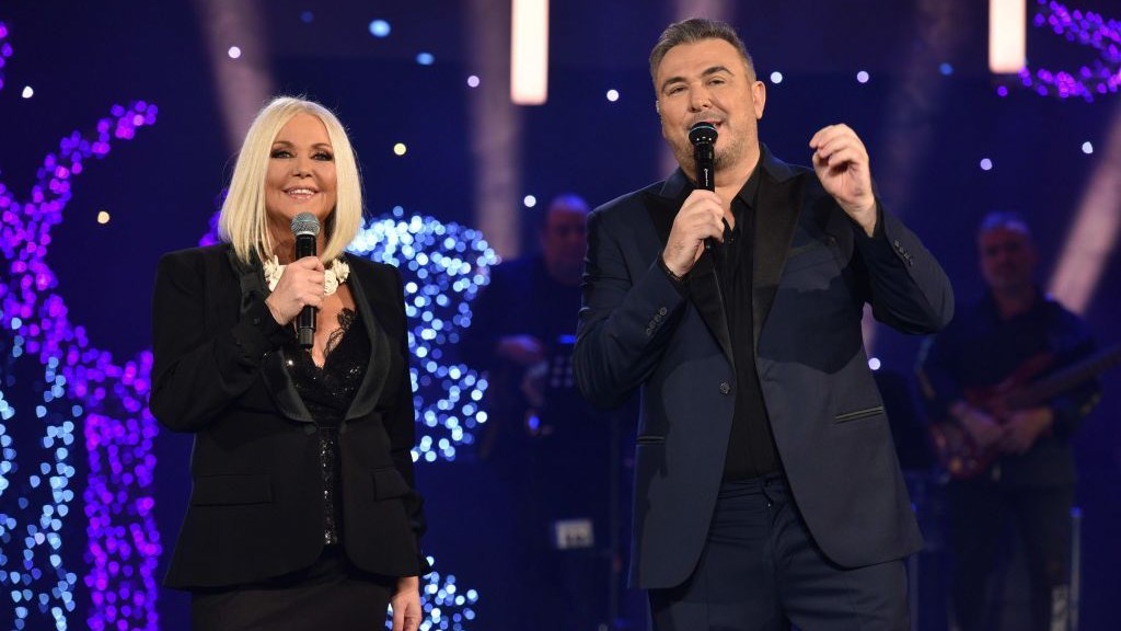 Ο Αντώνης Ρέμος θυμάται την πρώτη εμφάνισή του στο «Μπράβο» της Κορομηλά το 1995