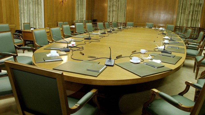 “Μυρίζει” ανασχηματισμός – Τα πρόσωπα “κλειδιά” και οι εκπλήξεις