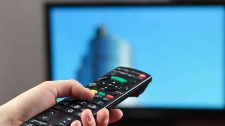 Στην Κρήτη και στη Μάνη η μάχη της prime time – Όσα “μαγειρεύονται” στα κανάλια