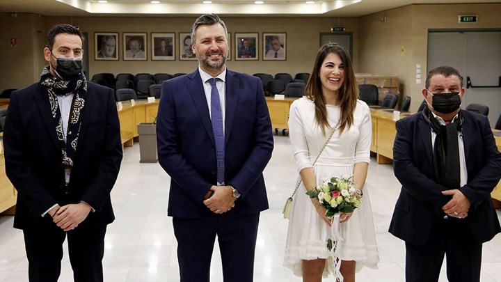 Γιάννης Καλλιάνος: Παντρεύτηκε την εκλεκτή της καρδιάς του, Χάρις Δαμιανού – ΦΩΤΟ