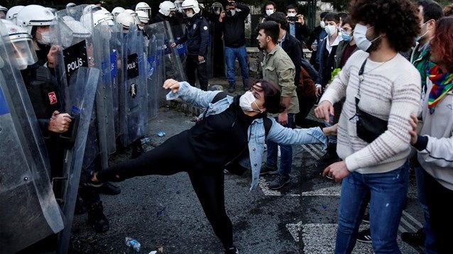 Τουρκία: 17 συλλήψεις για τα επεισόδια κατά τη διαδήλωση φοιτητών για τον διορισμό του Πρύτανη από τον Ερντογάν
