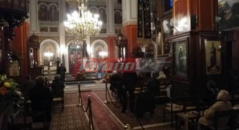 Θεοφάνια – Πάτρα: Με πιστούς στις εκκλησίες η Θεία Λειτουργία – Αστυνομία έξω από τους ναούς – ΦΩΤΟ