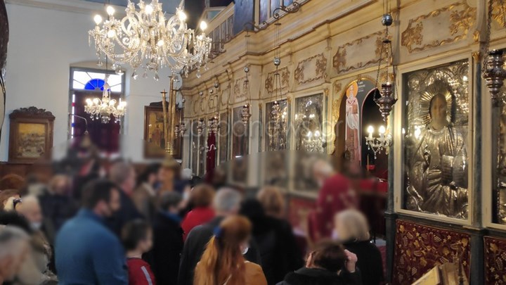 Θεοφάνια: Το αδιαχώρητο στην Ιερά Μητρόπολη Χανίων – Τα μέτρα… πήγαν περίπατο – ΦΩΤΟ – ΒΙΝΤΕΟ