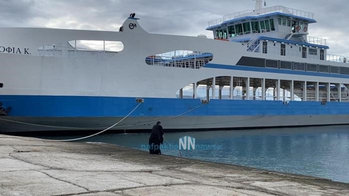 Θεοφάνια στην… εποχή του κορονοϊού: Ιερείς ευλόγησαν μόνοι τους τα ύδατα σε Ναύπακτο – Αντίρριο – ΒΙΝΤΕΟ