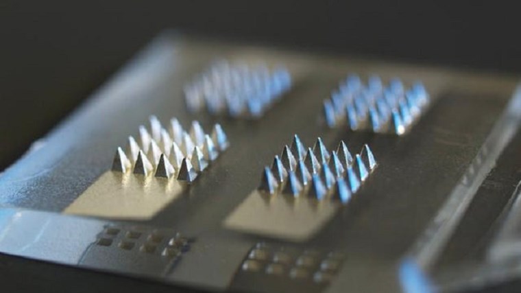 Κορονοϊός: Ετοιμάζουν εμβόλιο σε μορφή… “έξυπνου” τσιρότου – ΦΩΤΟ – ΒΙΝΤΕΟ