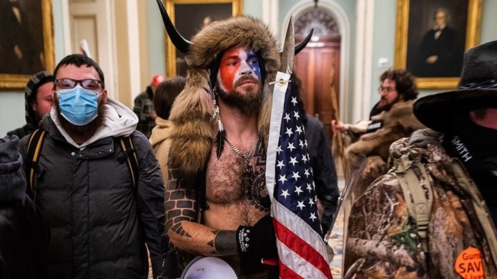 Εισβολή στο Καπιτώλιο: Ποιοι είναι οι υποστηρικτές του Ντόναλντ Τραμπ