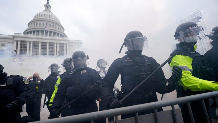 ΗΠΑ: Παραιτήθηκαν οι επικεφαλής της αστυνομικής δύναμης της Γερουσίας και του Καπιτωλίου