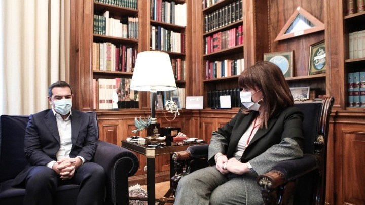 Τσίπρας: Σύγκληση του Συμβουλίου Πολιτικών Αρχηγών – Η ΕΕ να εξασφαλίσει τις πατέντες των εμβολίων