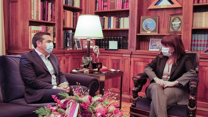 Σακελλαροπούλου σε Τσίπρα: Ανάγκη εθνικής συνεννόησης και ομοψυχίας – Τι είπε ο πρόεδρος του ΣΥΡΙΖΑ