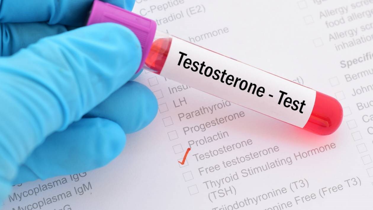 Ο κορονοϊός “χτυπάει” και την ορμόνη του σεξ στους άνδρες