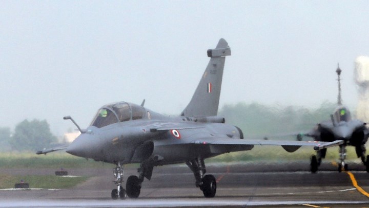 Στη Βουλή το νομοσχέδιο για την επέκταση στα 12 ν.μ. στο Ιόνιο – Με τη διαδικασία του «επείγοντος» τα Rafale