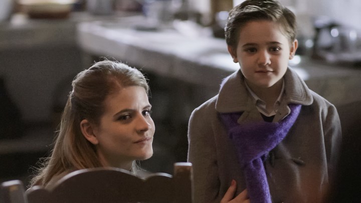 Άγριες Μέλισσες: Κωνσταντής και Τάκης αντιμέτωποι για τα μάτια της Δρόσως – Ποιος θα την κερδίσει;