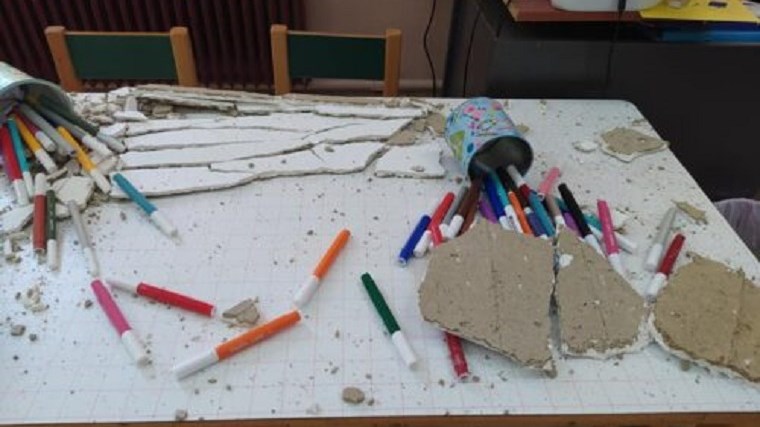 Κέρκυρα: Έπεσαν σοβάδες μέσα σε αίθουσα στο 6ο Νηπιαγωγείο -ΦΩΤΟ