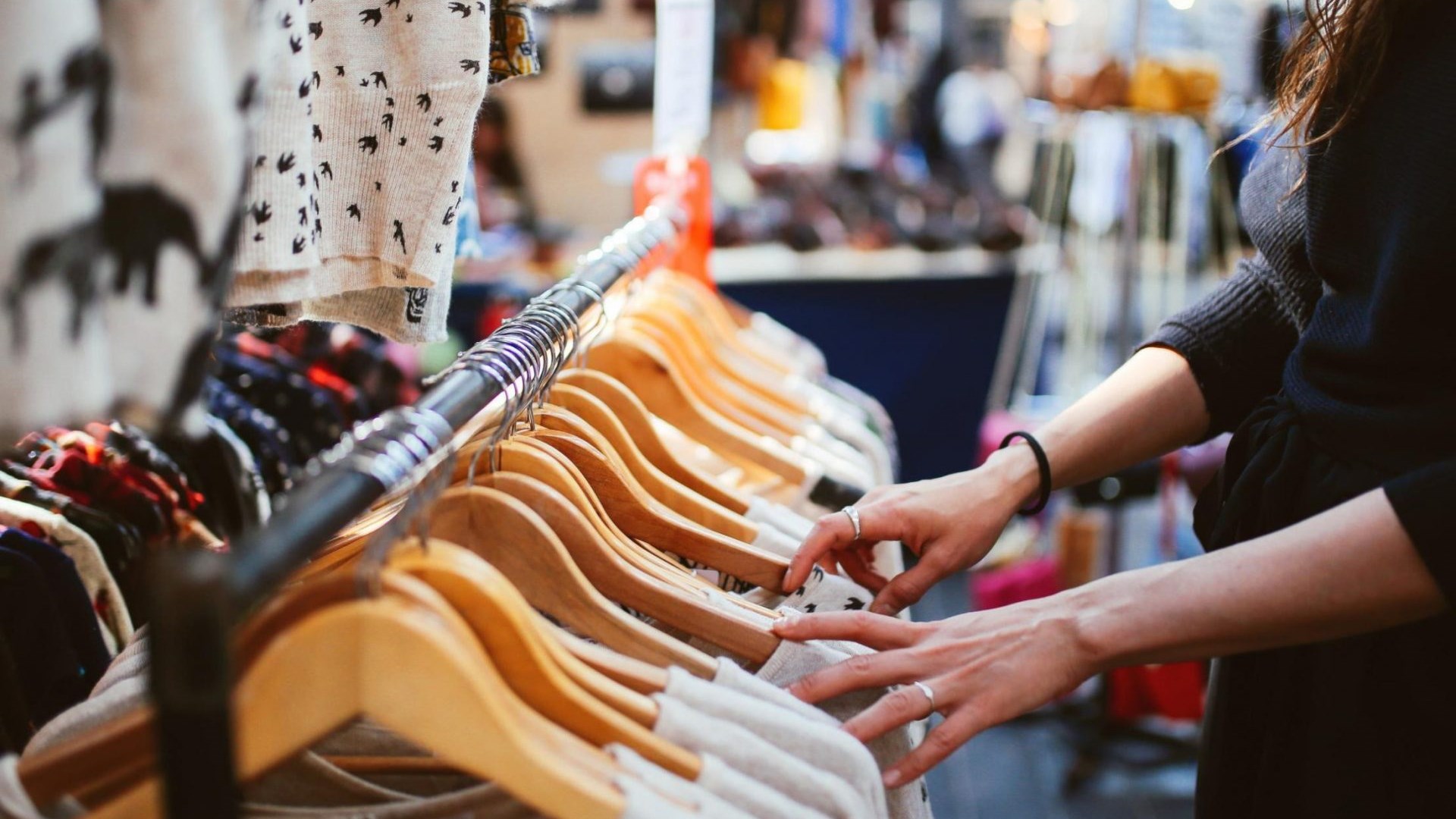 Άνοιγμα καταστημάτων: Έρχεται το “click in shop” – Από ποιους κλάδους θα ξεκινήσει