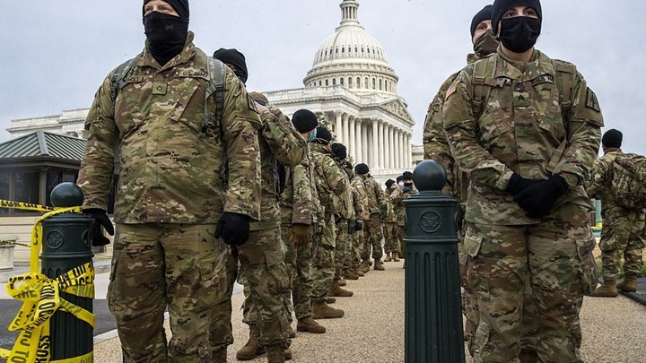 “Κόκκινος συναγερμός” από το FBI: Σχεδιάζονται ένοπλες κινητοποιήσεις σε όλα τα Καπιτώλια