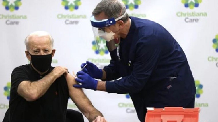 Τζο Μπάιντεν: Έλαβε τη δεύτερη δόση του εμβολίου της Pfizer – BINTEO