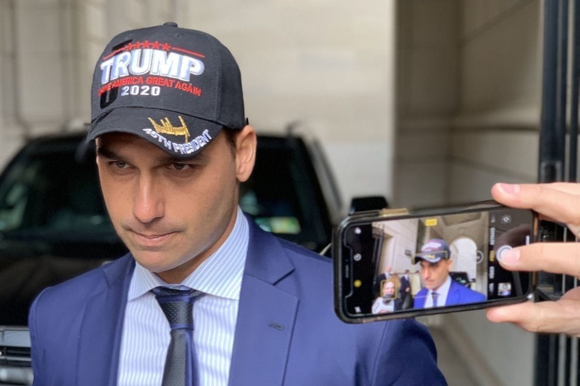 Βραζιλία: Ο γιος του Μπολσονάρου έβαλε φωτογραφία του Τραμπ για εικόνα προφίλ στο twitter – ΦΩΤΟ