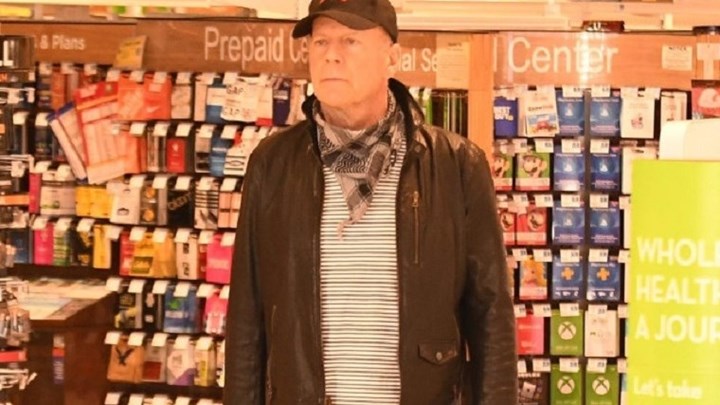 Σάλος με τον Μπρους Γουίλις: Πήγε χωρίς μάσκα σε κατάστημα – Η “συγγνώμη” του ηθοποιού