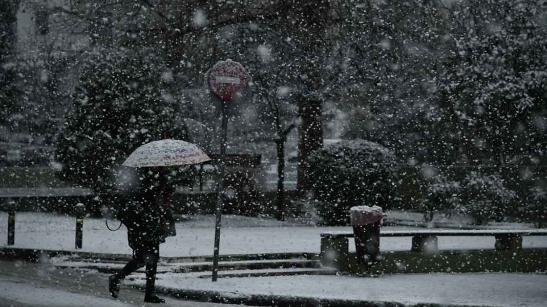 Κακοκαιρία “Λέανδρος”: Στην “κατάψυξη” μπαίνει η χώρα – Πού και πότε θα χιονίσει
