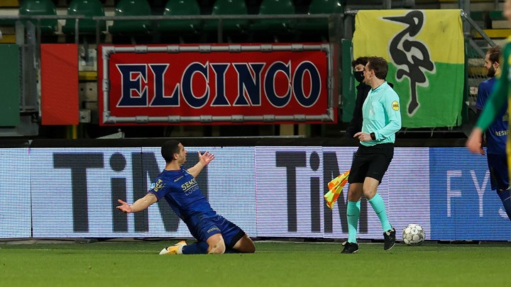 Γιακουμάκης: Καρέ τερμάτων για τον Έλληνα επιθετικό – Έφτασε τα 16 γκολ σε 16 ματς – ΒΙΝΤΕΟ