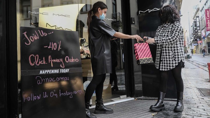 Lockdown: Σήμερα οι κρίσιμες αποφάσεις για το άνοιγμα της αγοράς – Τι εξετάζεται για click away και click in shop