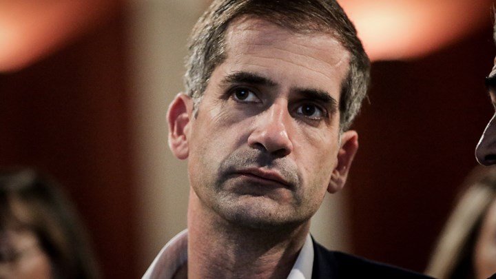 Κώστας Μπακογιάννης: Η απάντηση για το χυδαίο πανό που αναρτήθηκε στο Πανεπιστήμιο Πειραιώς – ΦΩΤΟ