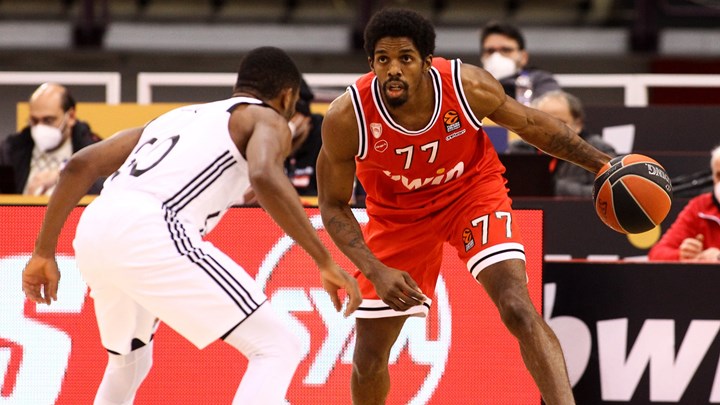 Ολυμπιακός-Βιλερμπάν 42-51 (30′)