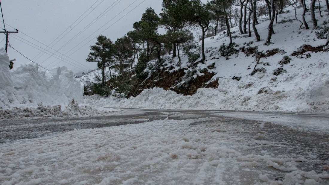 Κακοκαιρία “Λέανδρος”: Προβλήματα και στην Αττική – Πού έχει διακοπεί η κυκλοφορία