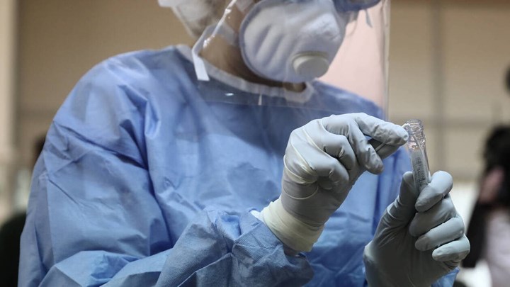 Κορονοϊός: Οι φόβοι των λοιμωξιολόγων για την Αττική – Οι περιοχές που προβληματίζουν