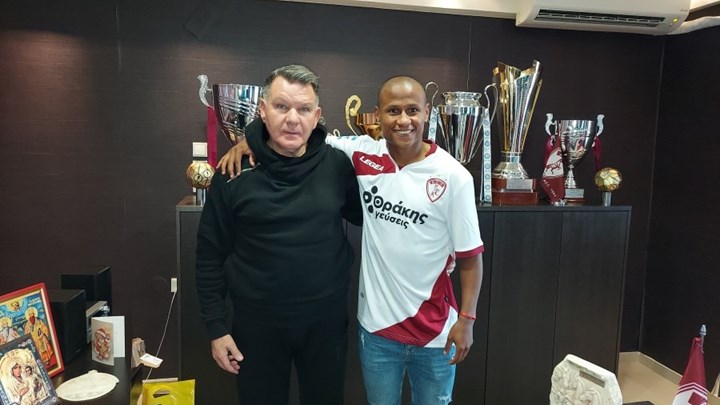 ΑΕΛ: Ενίσχυση σε άμυνα και επίθεση με Χουσίνο και Ακούνια