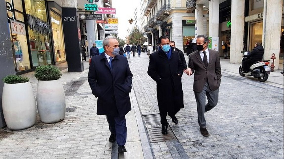 Άνοιγμα λιανεμπορίου: Αυτοψία Γεωργιάδη-Παπαθανάση σε καταστήματα της Αθήνας