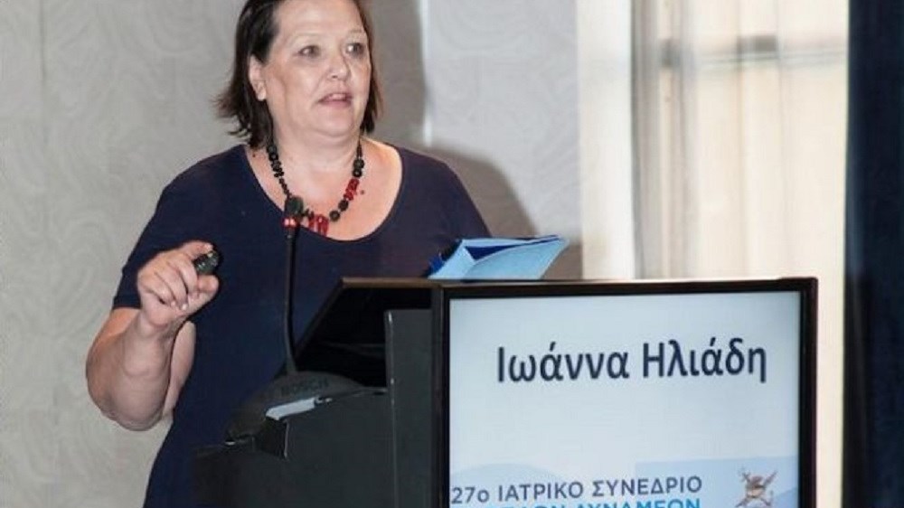 Σεξουαλική παρενόχληση από πρώην υφυπουργό καταγγέλλει δημοσιογράφος: Πήγε να ξεκουμπώσει το φόρεμά μου