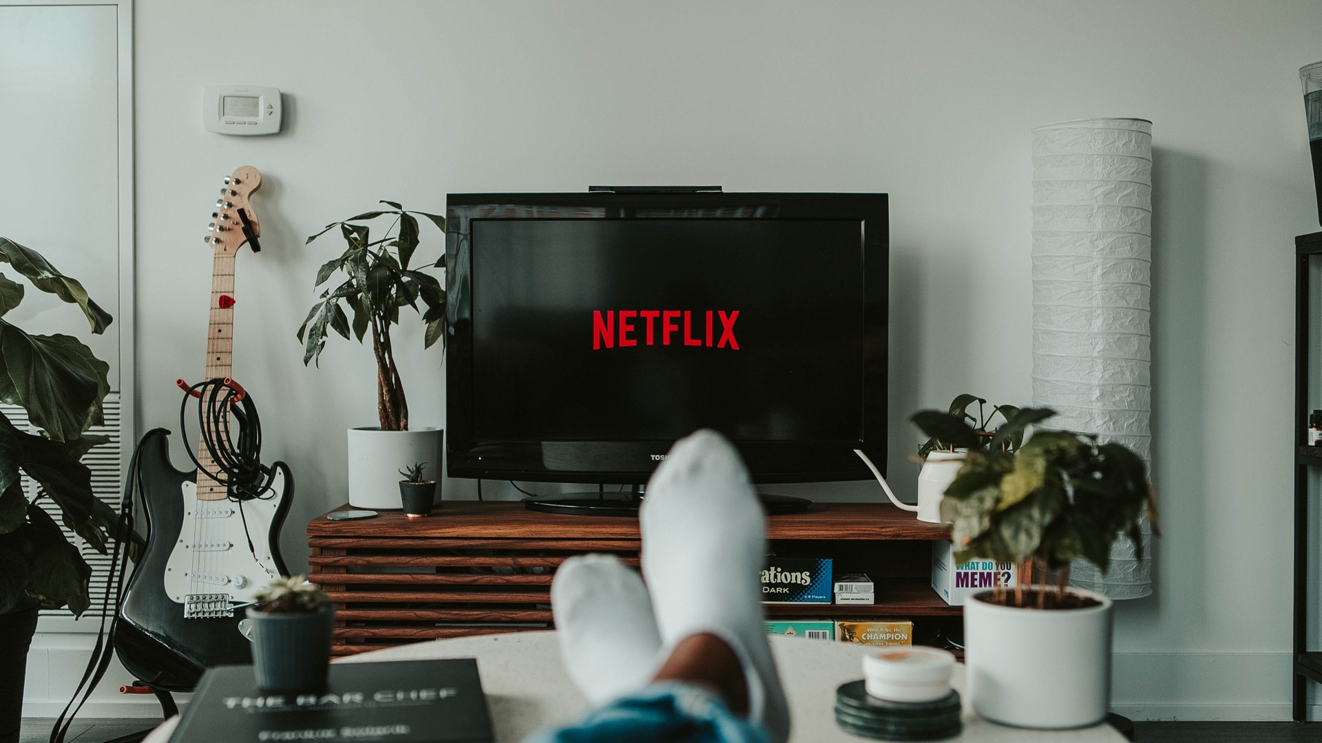 Netflix: Η πανδημία “απογείωσε” τους συνδρομητές – Οι σειρές και ταινίες που έκαναν θραύση