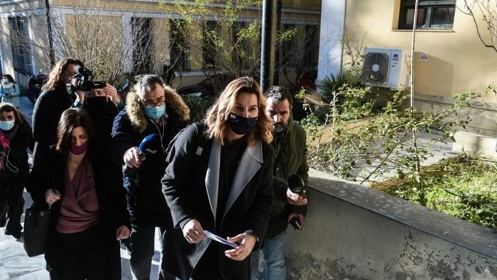 Σοφία Μπεκατώρου: Πάνω από τρεις ώρες η κατάθεσή της στον Εισαγγελέα – “Να βγουν να μιλήσουν κι άλλες γυναίκες”