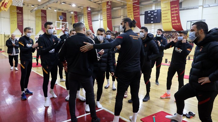 Γαλατάσαραϊ: Η πρώτη εμφάνιση του Ομάρ μετά το ατύχημα στα μάτια του – ΦΩΤΟ