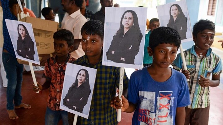 Κάμαλα Χάρις: Πώς γιόρτασαν την ορκωμοσία της οι Ινδοί συγχωριανοί της