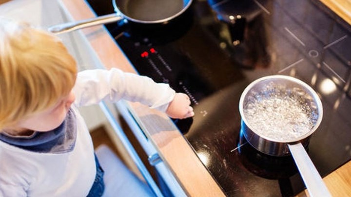 Παιδικά ατυχήματα: 8 στα 10 γίνονται μέσα στο σπίτι – Ποια είναι τα πιο συχνά