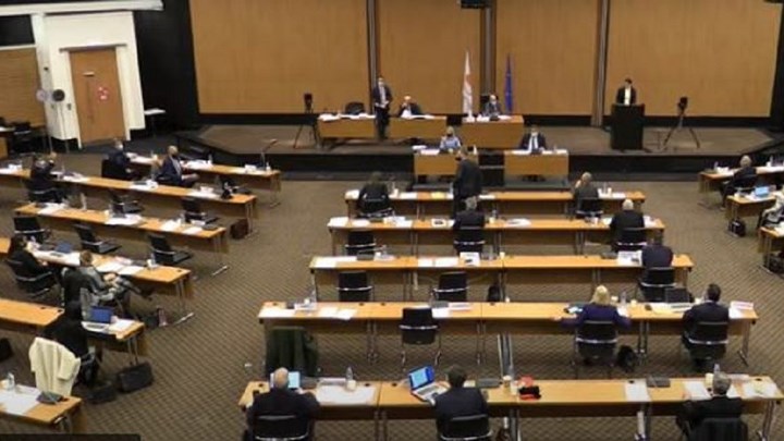 Κύπρος: Η στιγμή που σημειώθηκε ο ισχυρός σεισμός – “Ψυχραιμία, όχι πανικός”, ακούγεται στη Βουλή