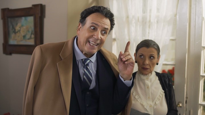 Καφέ της Χαράς: Η επιστροφή της «πρωτευουσιάνας» προκαλεί αναταράξεις για τον Περίανδρο