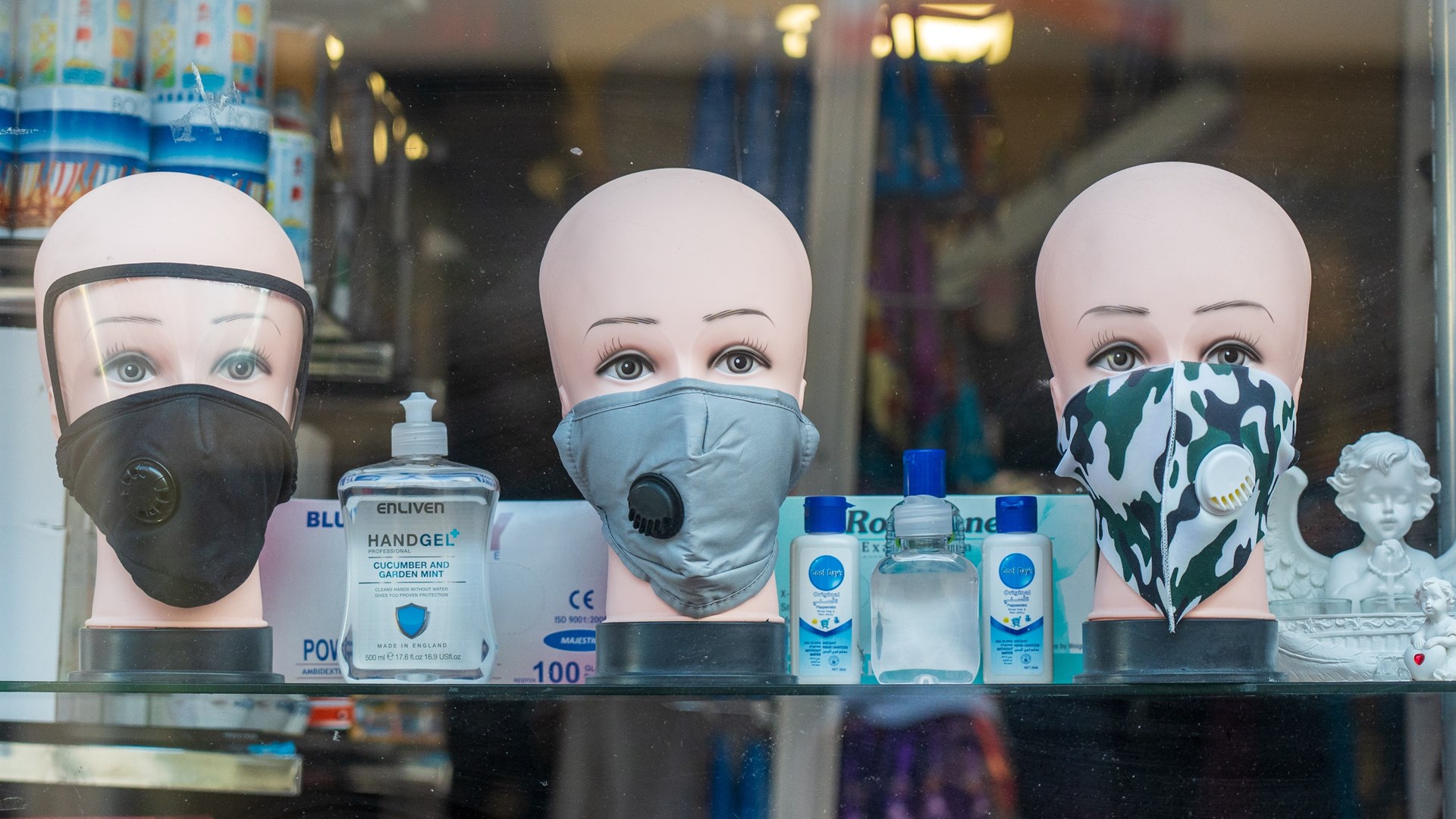 Κορονοϊός – Γαλλία: Νέες οδηγίες για τις μάσκες – Ποιες πρέπει να αποφεύγονται και γιατί