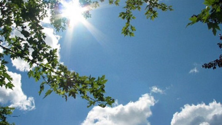 Κορονοϊός: Επιβεβαιώθηκε ότι οι υψηλές θερμοκρασίες περιορίζουν τη μετάδοση – Το αισιόδοξο μήνυμα της Παπαευαγγέλου