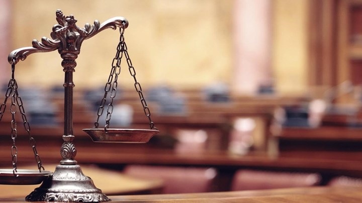 Ένωση Δικαστών και Εισαγγελέων: Καταδικάζουμε απερίφραστα την επίθεση στο σπίτι συναδέλφου