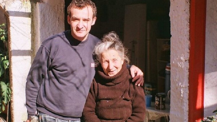 Τιτίκα Σαριγκούλη: Το συγκινητικό “αντίο” του Νίκου Ορφανού στην τηλεοπτική του γιαγιά – ΦΩΤΟ